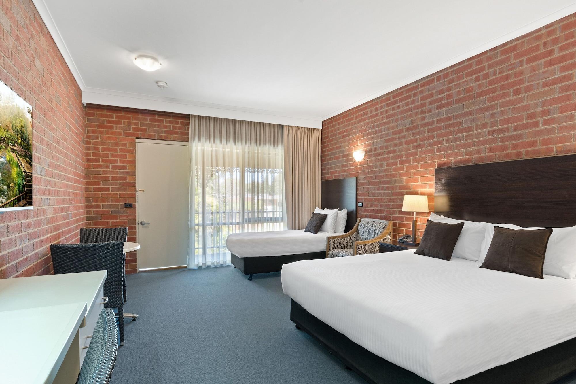 Burke And Wills Motor Inn Суон-Гілл Екстер'єр фото