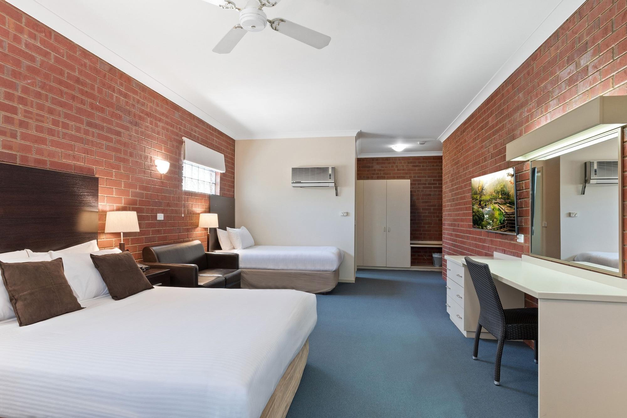 Burke And Wills Motor Inn Суон-Гілл Екстер'єр фото