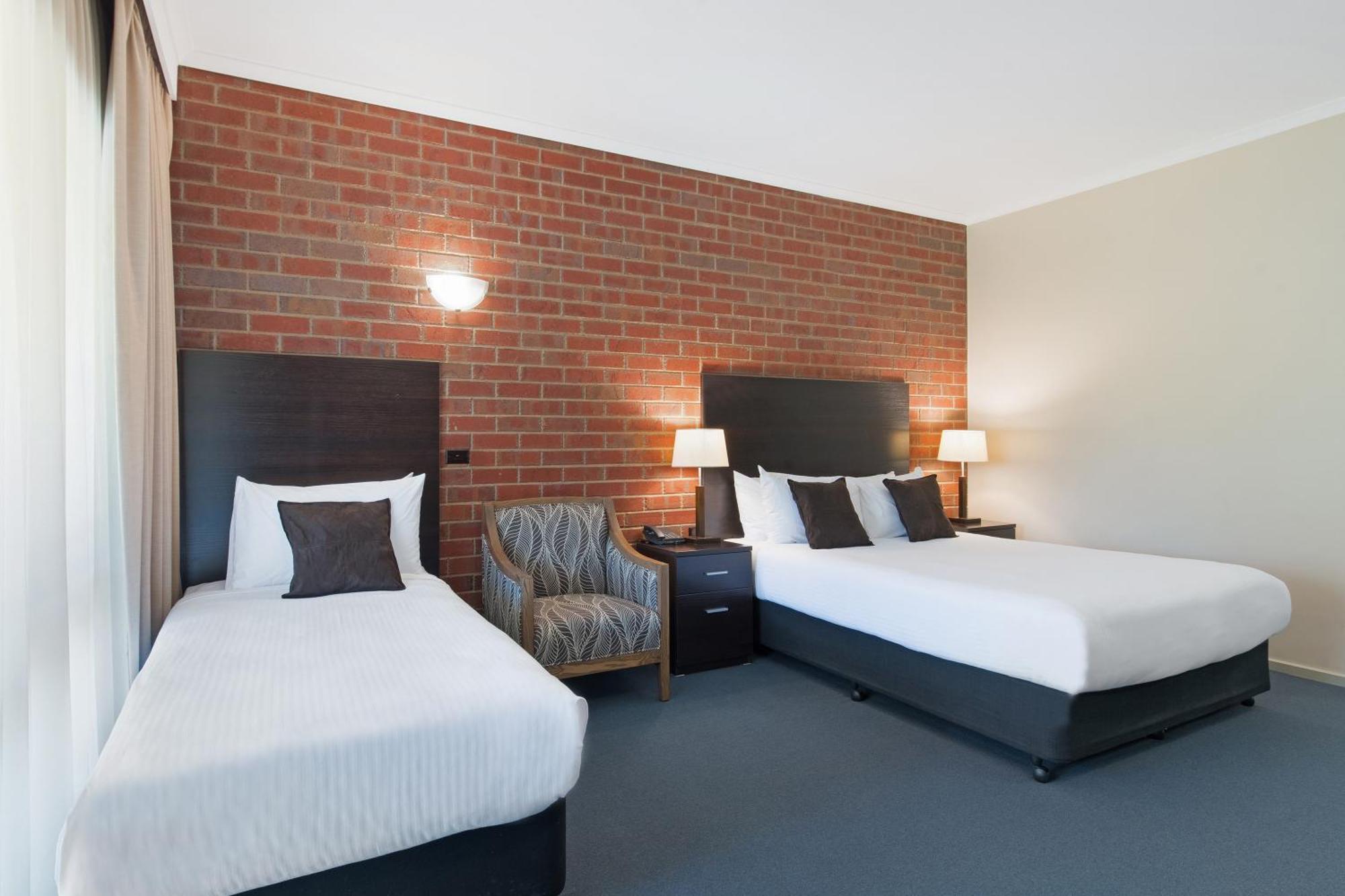 Burke And Wills Motor Inn Суон-Гілл Номер фото