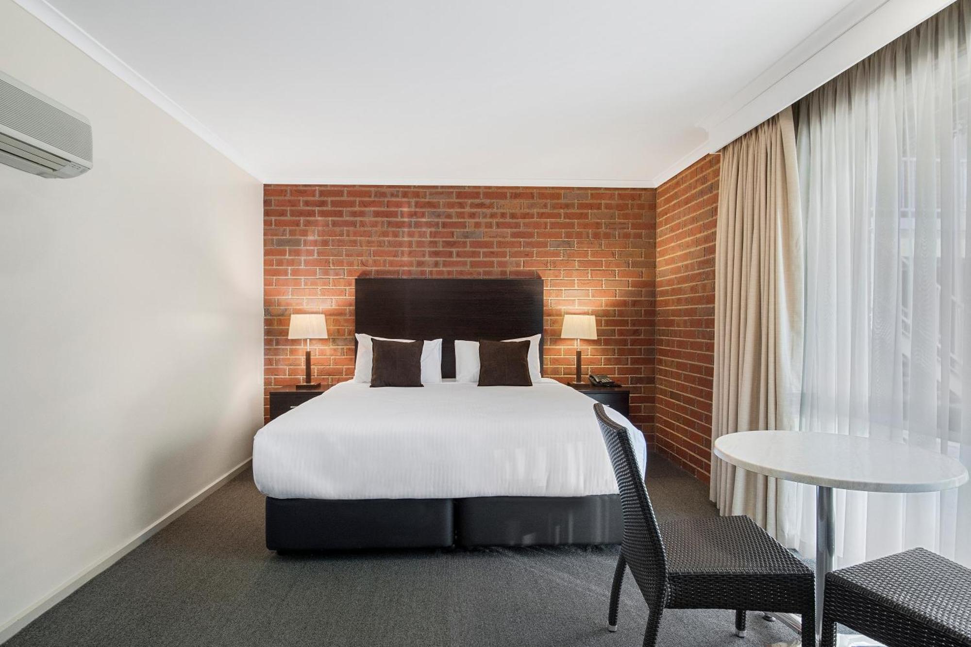 Burke And Wills Motor Inn Суон-Гілл Номер фото