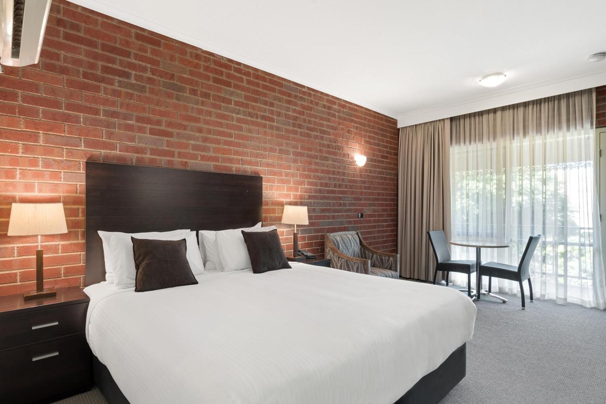 Burke And Wills Motor Inn Суон-Гілл Номер фото