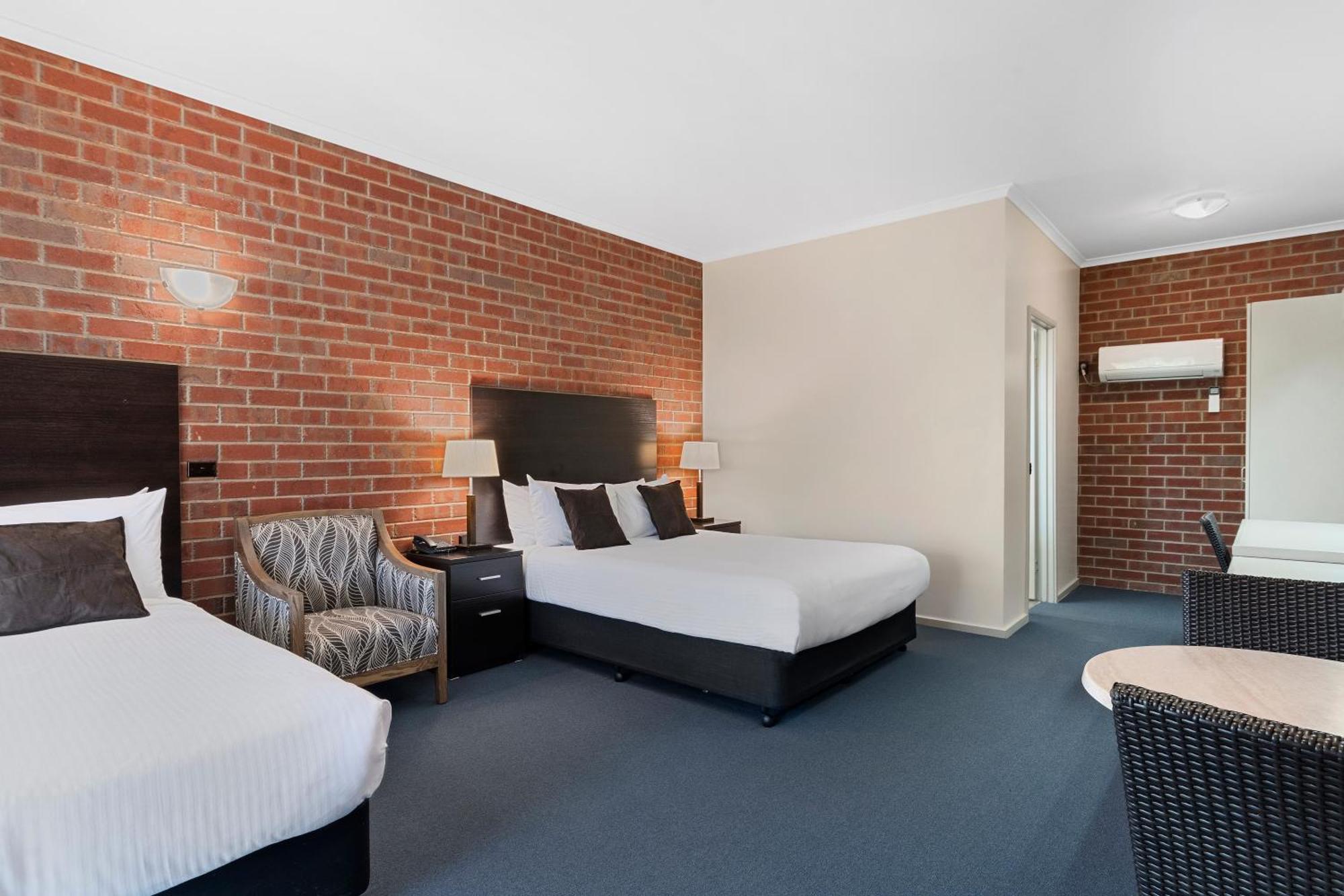 Burke And Wills Motor Inn Суон-Гілл Номер фото
