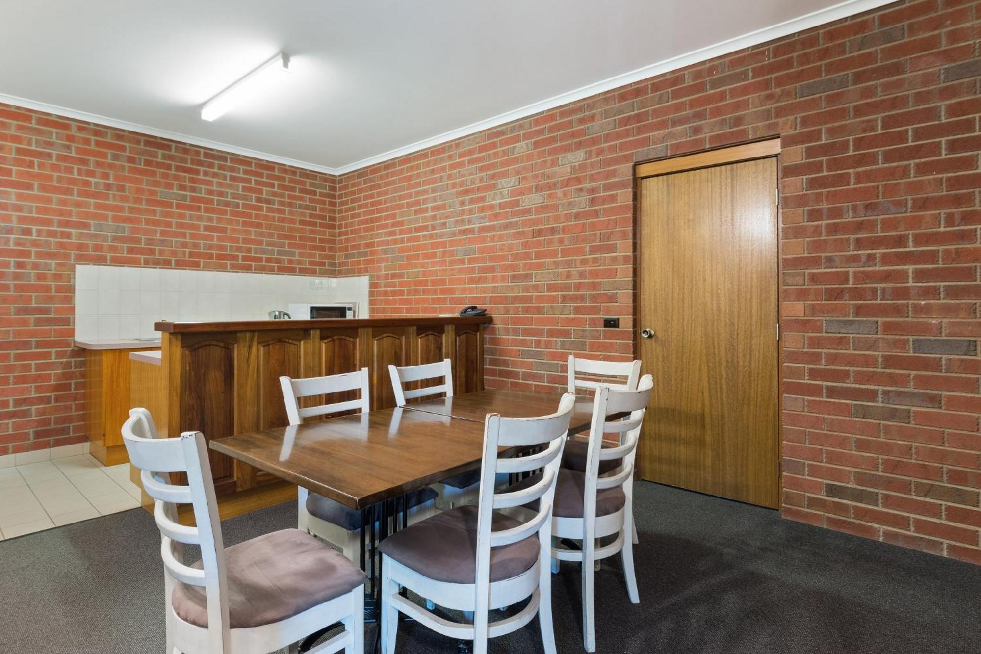 Burke And Wills Motor Inn Суон-Гілл Номер фото