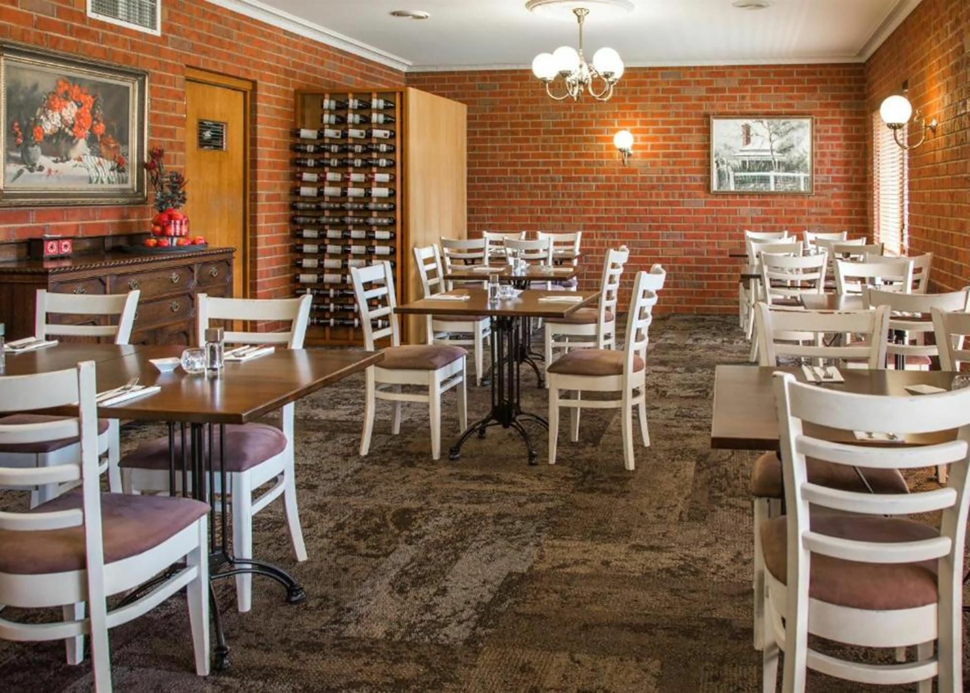Burke And Wills Motor Inn Суон-Гілл Екстер'єр фото